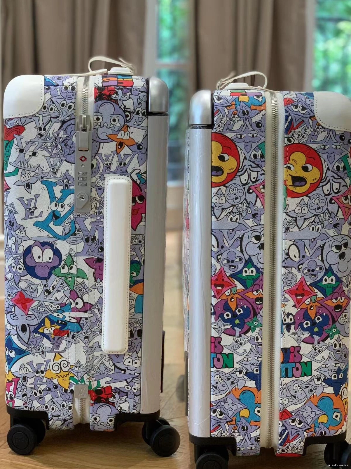 CUSTOM 37L COMICS 55 SUITCASE CABIN HORIZON 0804